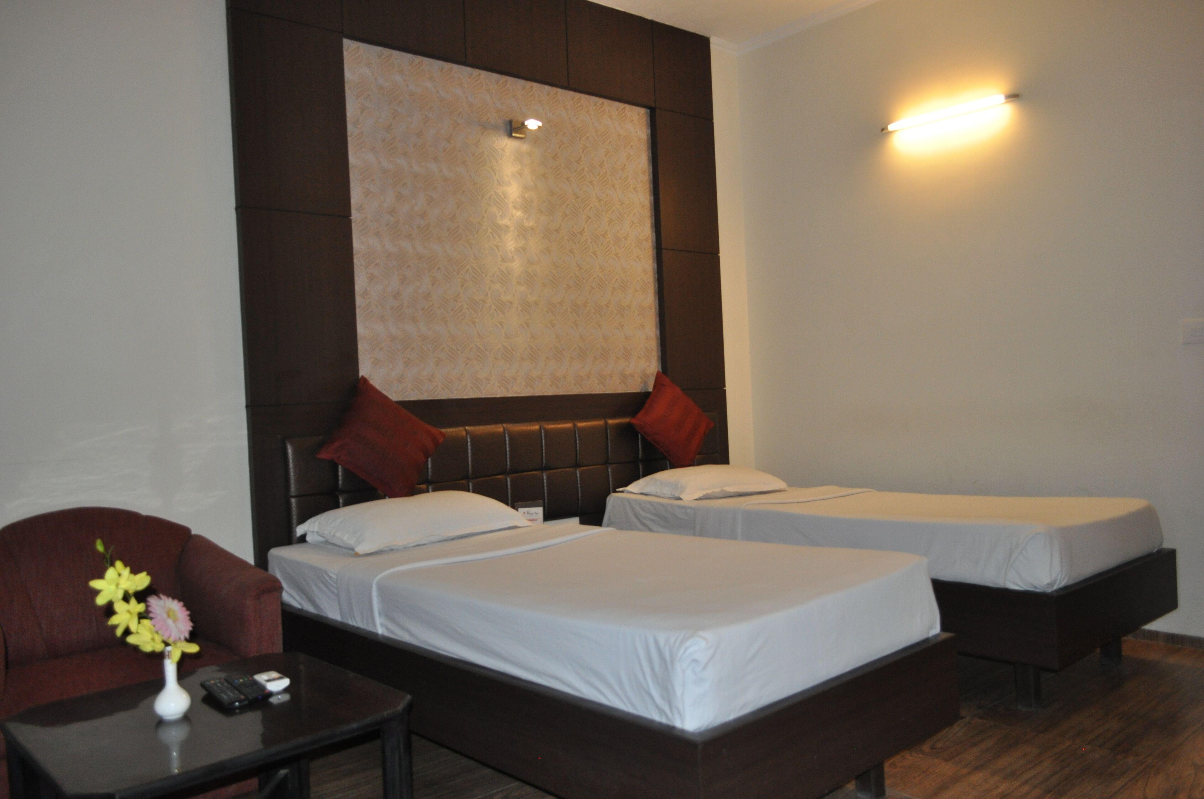 Hotel Plaza Inn - Varanasi