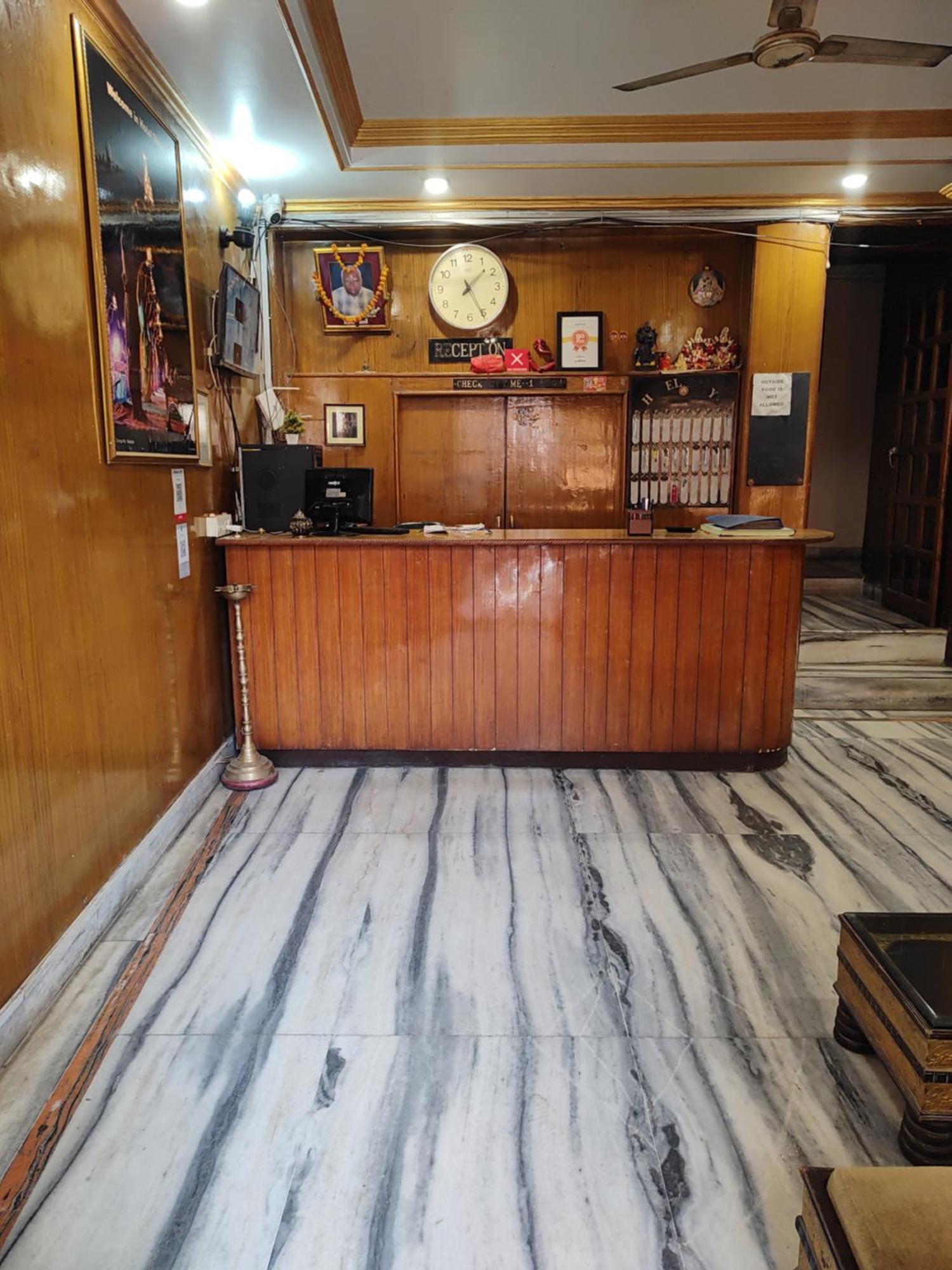Hotel Divya - Varanasi