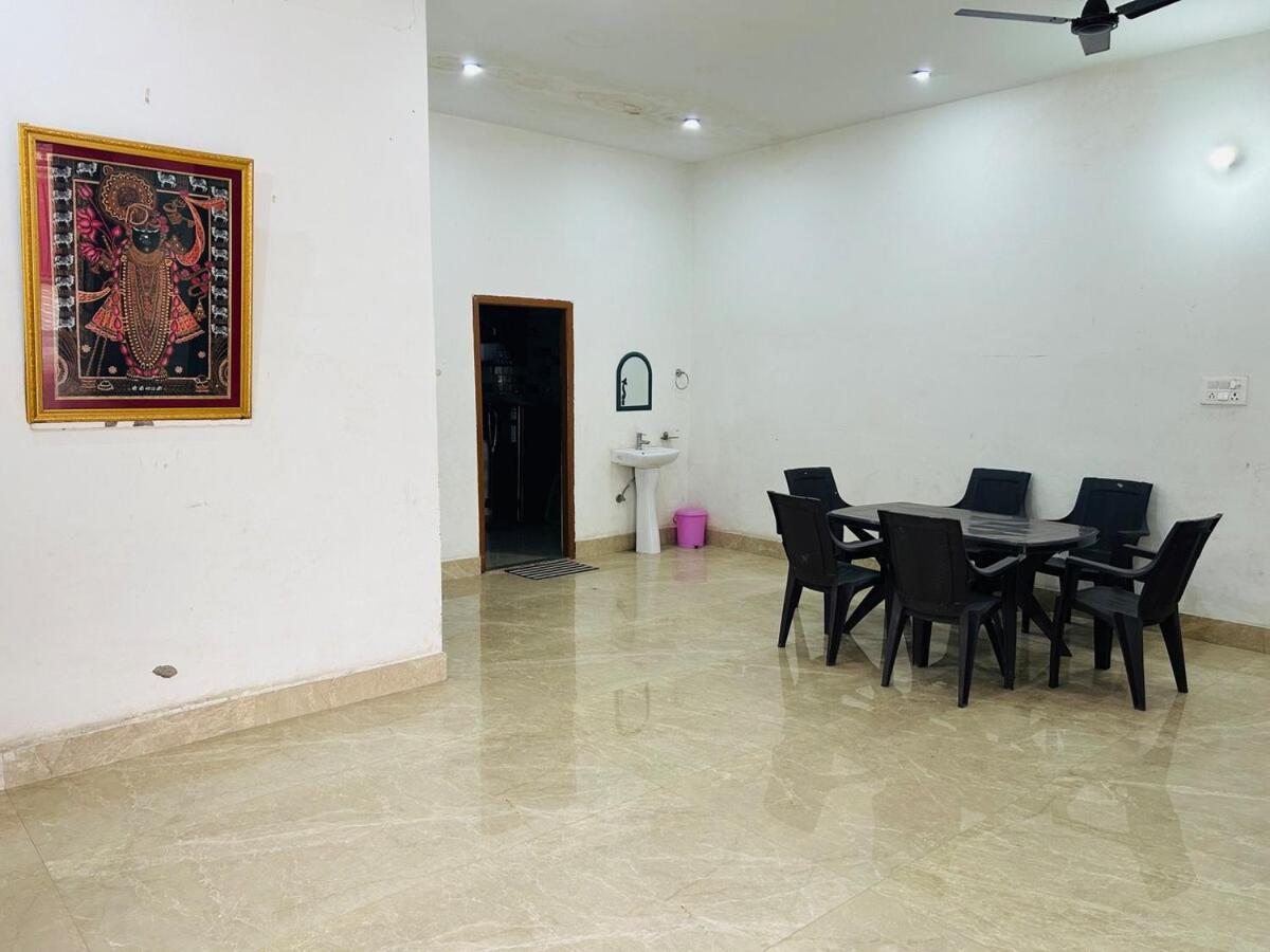 Jamuna Kunj - Varanasi