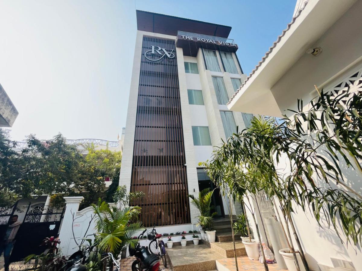 Hotel The Royal Vista - Varanasi