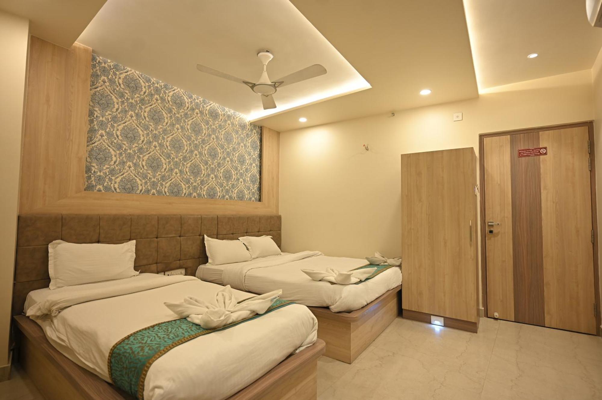 Hotel Saffron - Varanasi