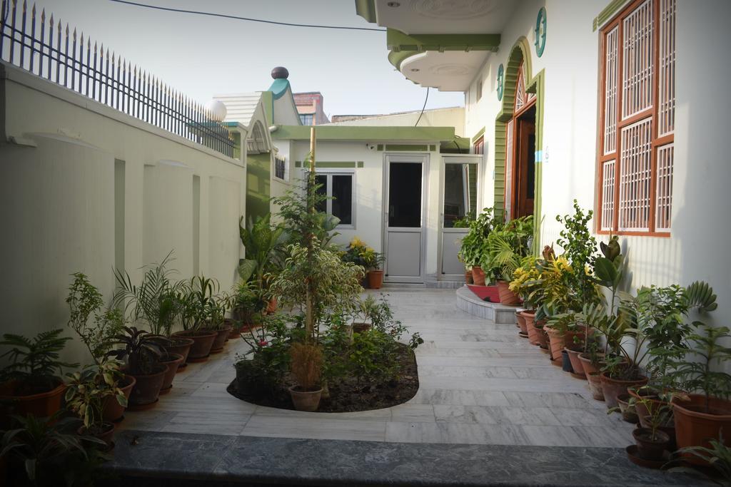 Holy Ganges View Hotel - Varanasi