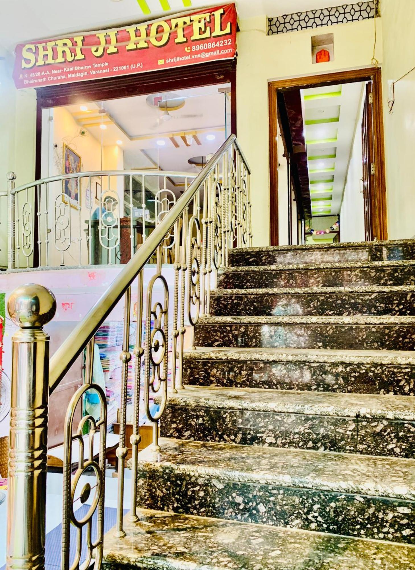 Shri Ji Hotel - Varanasi