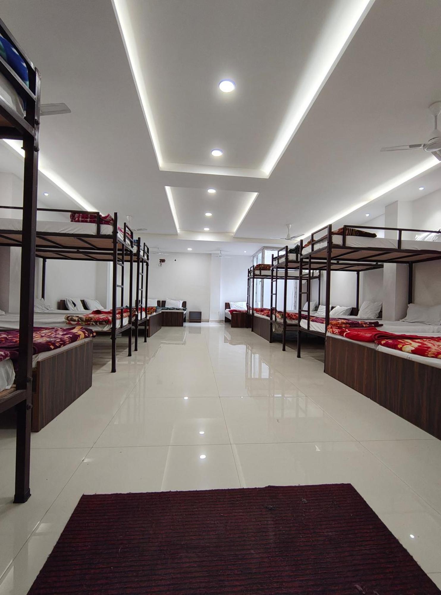 Om Villa Pg Hostel - Varanasi