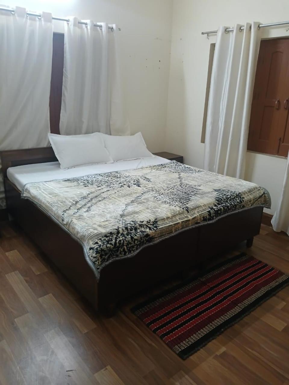 Radha Raman Guest House - Varanasi
