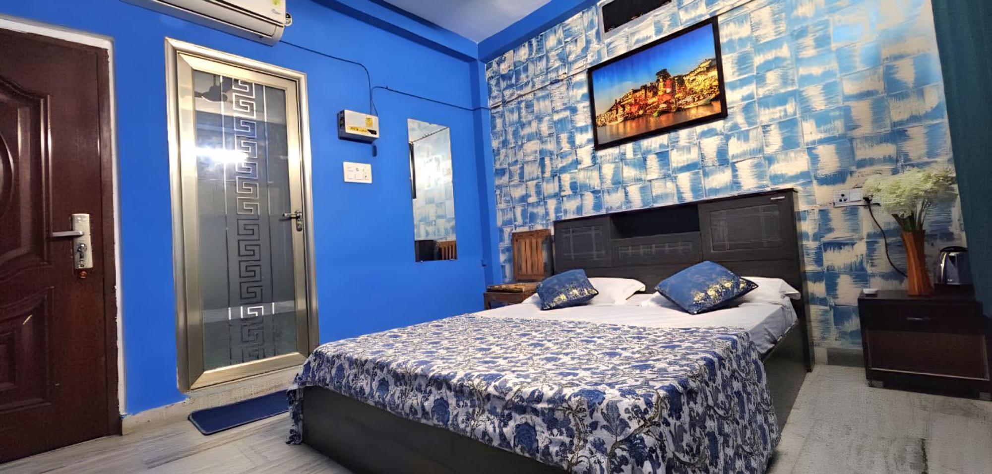 Banjara House N Cafe Hostel - Varanasi