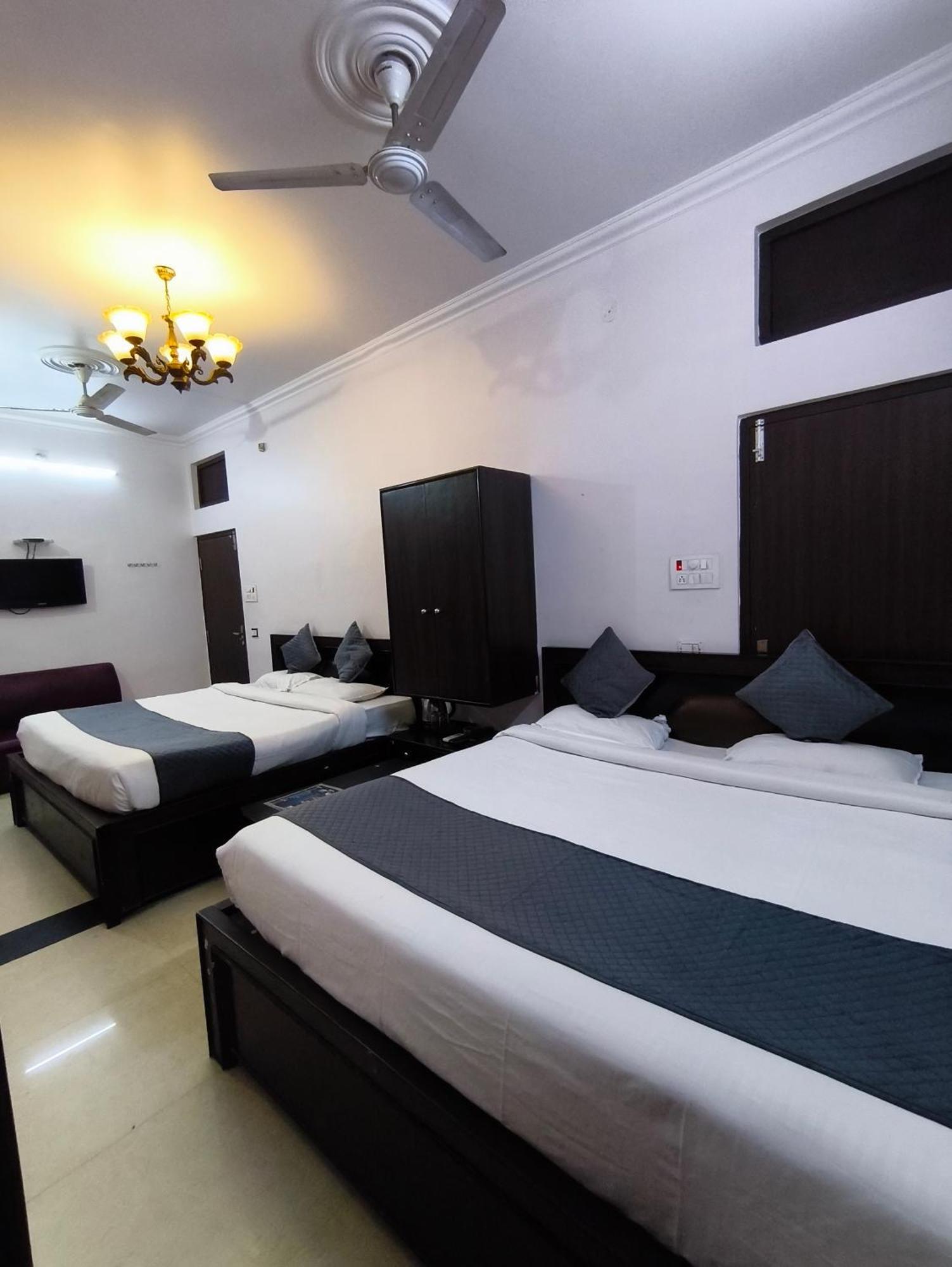 Hotel Blue Star