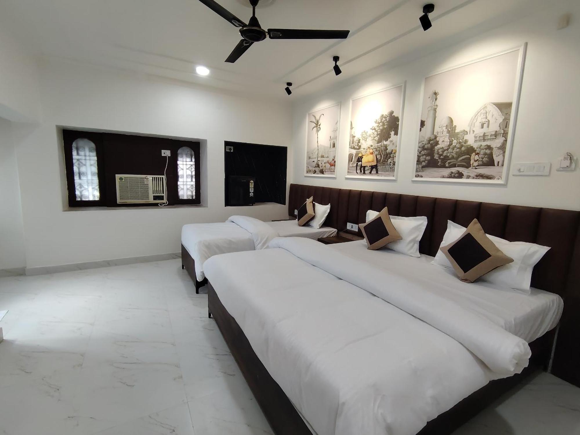 Hotel Mrk - Varanasi