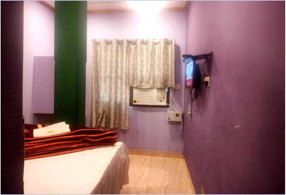 M G P Guest House - Varanasi