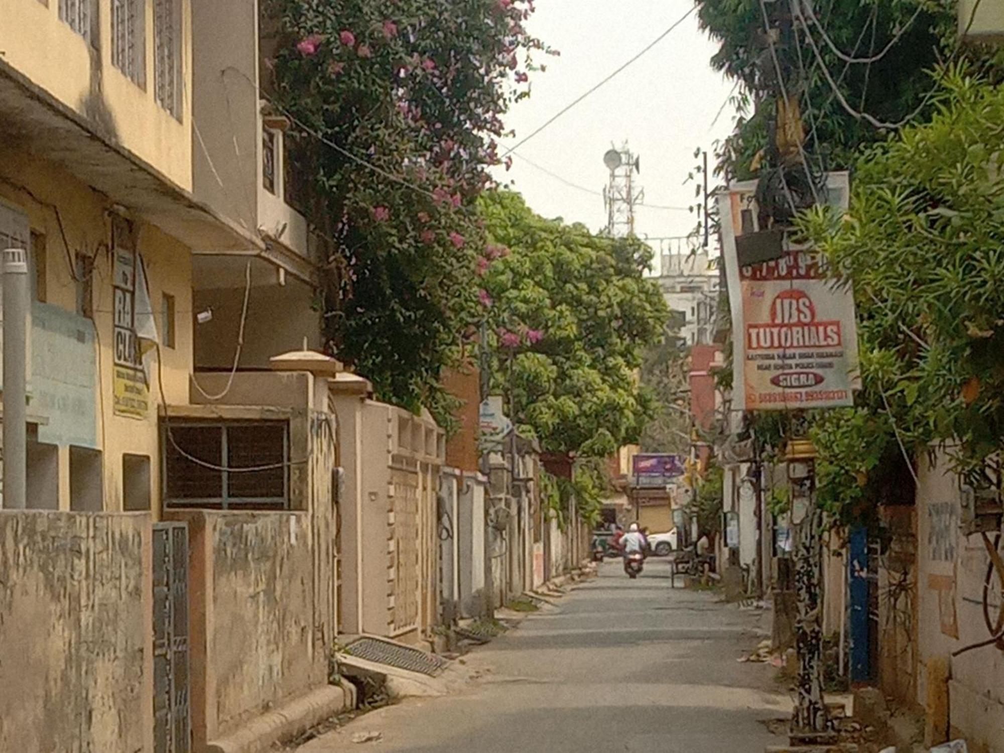 Amrit Ganga Homestay Approx 1,5 Km Away From Kashi Viswanath Near Rathyatra Ropeway Station - Varanasi