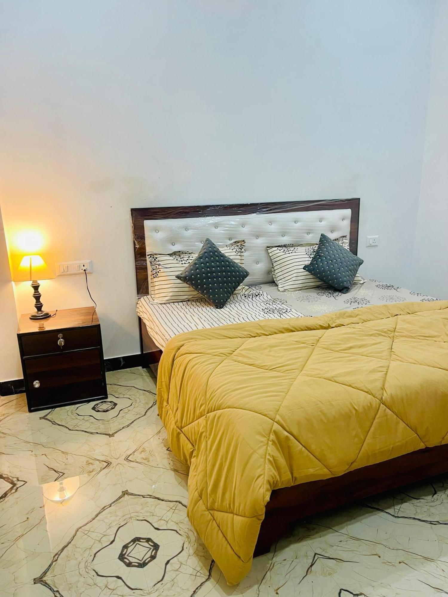 Amrita Residency Villa - Varanasi