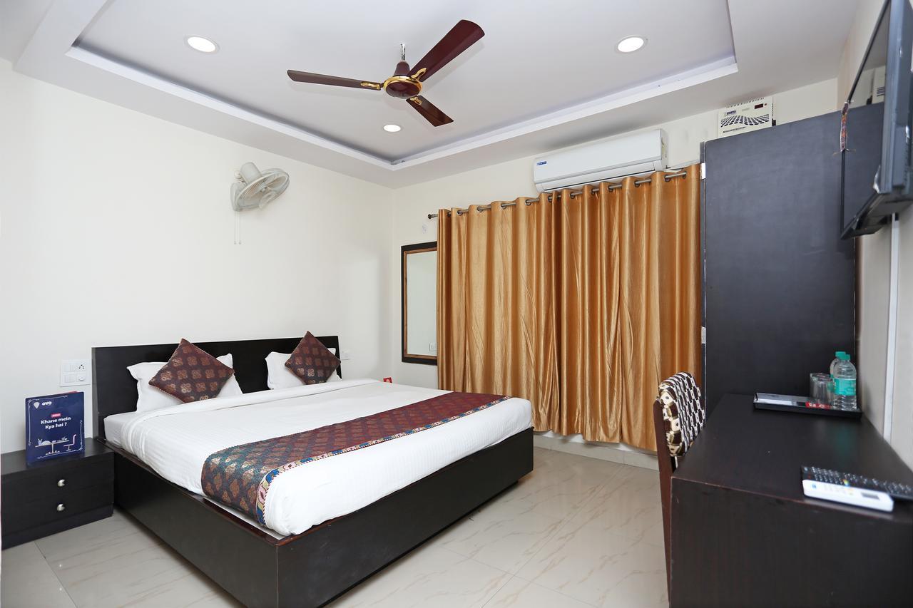 Hotel Sahu Near Kashi Vishwanath Temple Gate