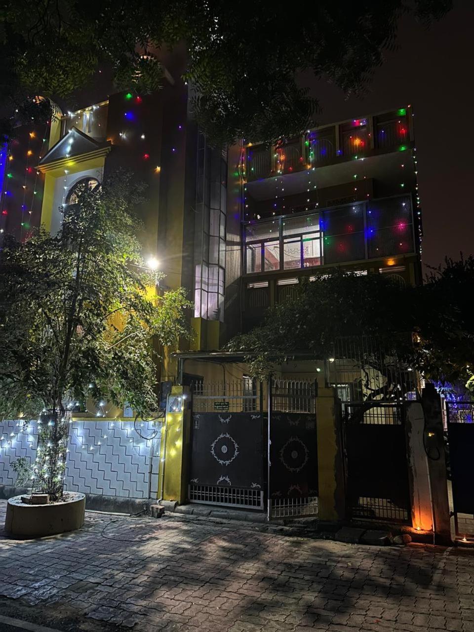 Radhe Krishna Home Stay - Varanasi